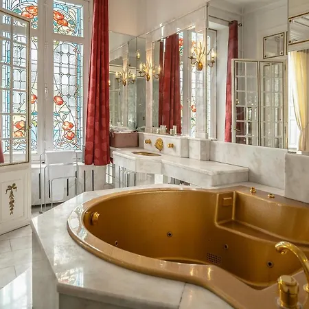 Chateau Des Orchidees In A French Castle Bed & Breakfast Saumur