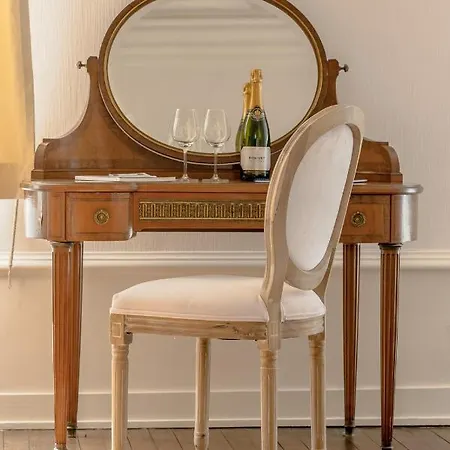 Bed & Breakfast Château Des Orchidées En Val De Loire 4*