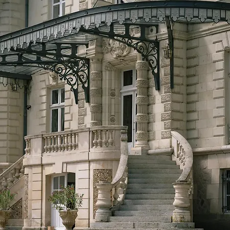 Couette-café Château Des Orchidées En Val De Loire Saumur